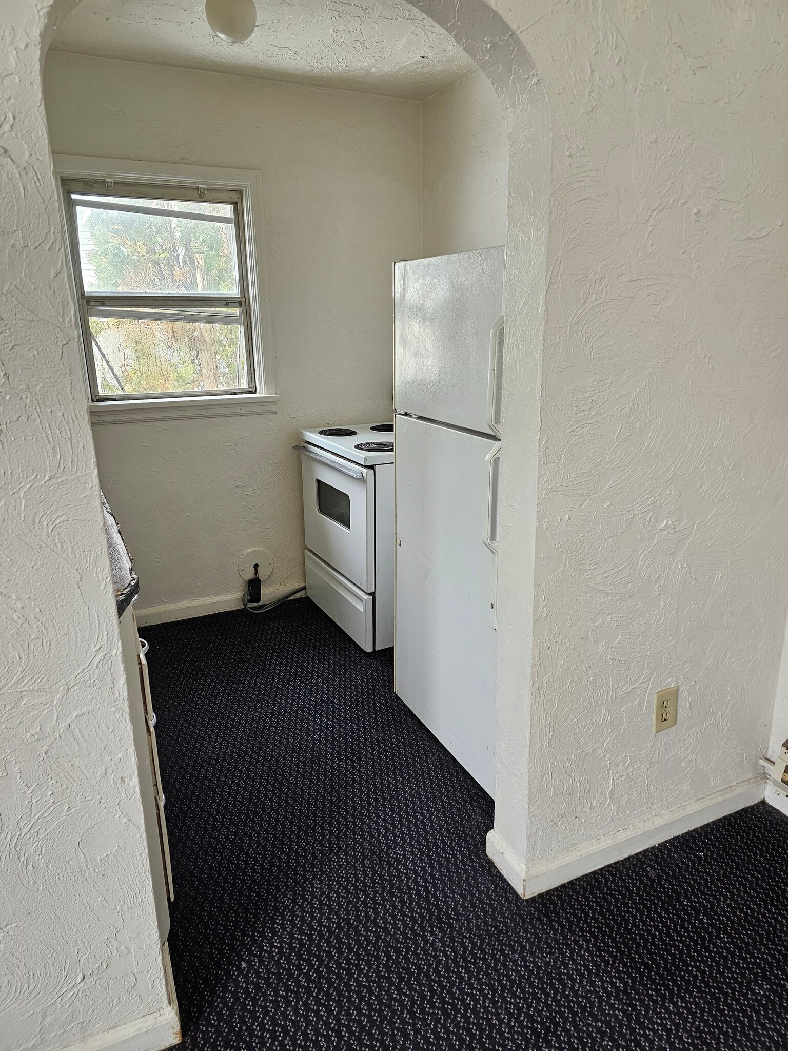 Building Photo - 219 H St