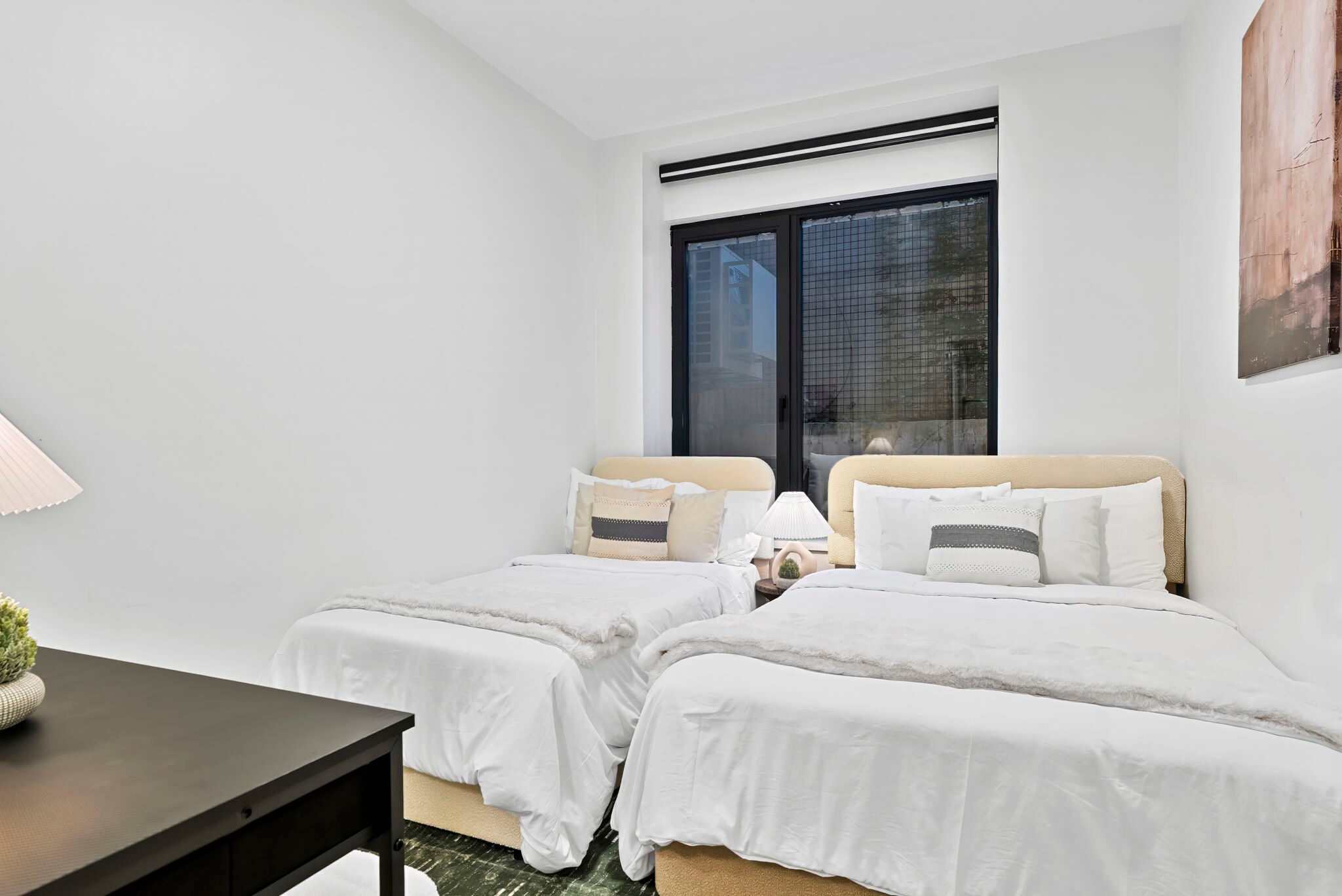 Building Photo - 1566 Beacon St