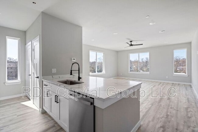 Building Photo - 948 S Corinth St Rd