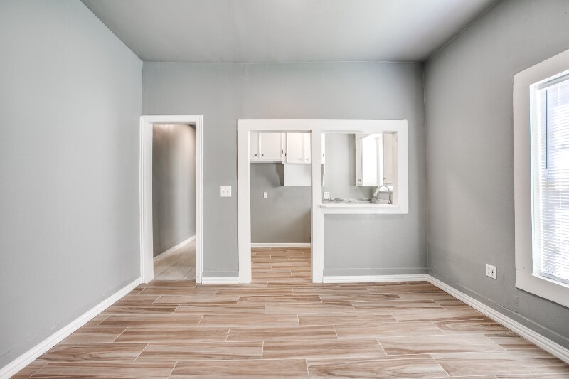 Building Photo - 415 5th St