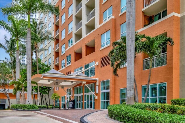 Building Photo - 2000 N Bayshore Dr