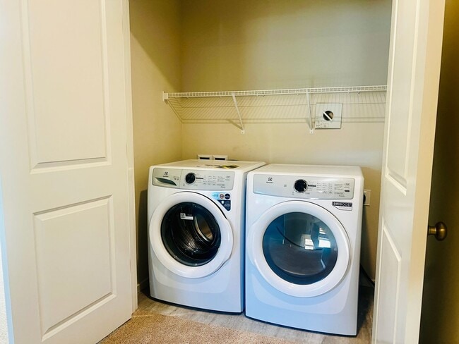 Building Photo - Ask about FREE RENT  WOW !! Easy Livin, in...