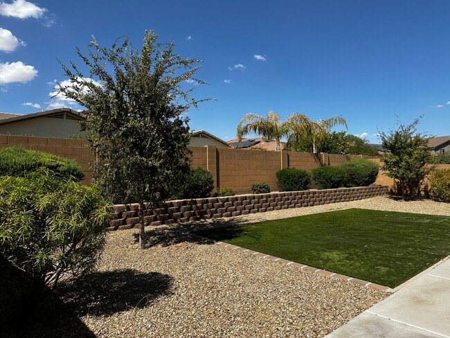 Building Photo - 4 BD + DEN IN CORTESSA IN WADDELL