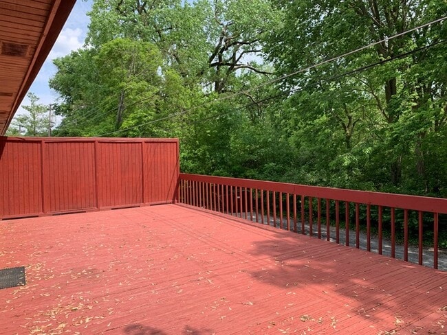 Building Photo - 217 Eisenhower Dr