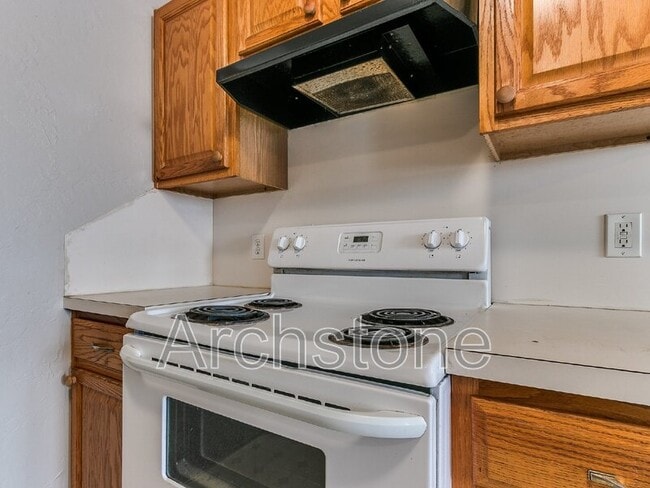 Building Photo - 5216 Coble St