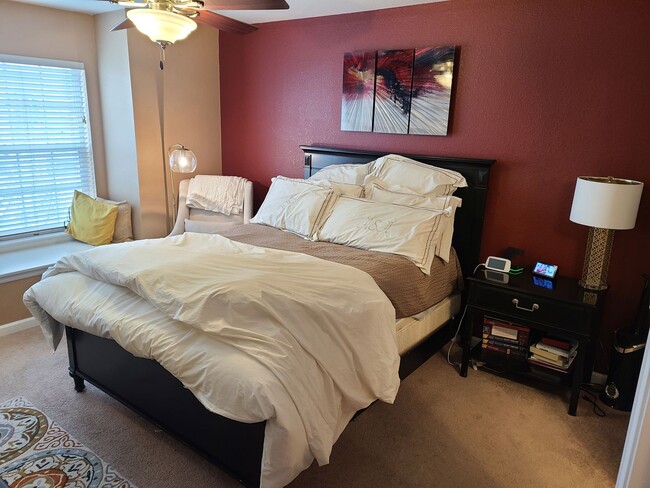 Building Photo - 3 Bedroom Central Park Townhome.