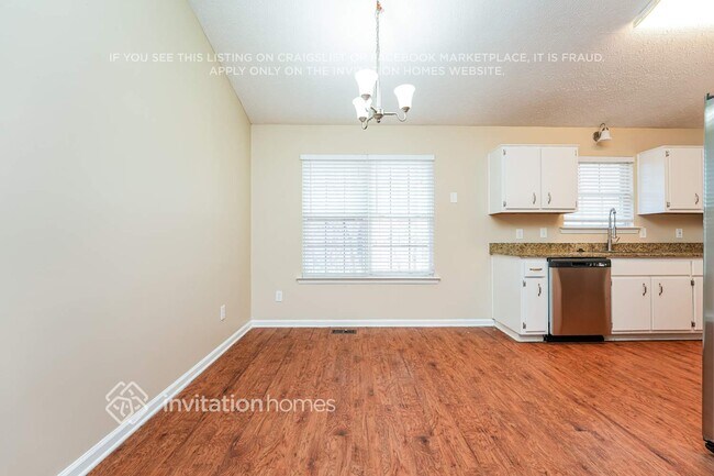 Building Photo - 6827 Summit View Dr