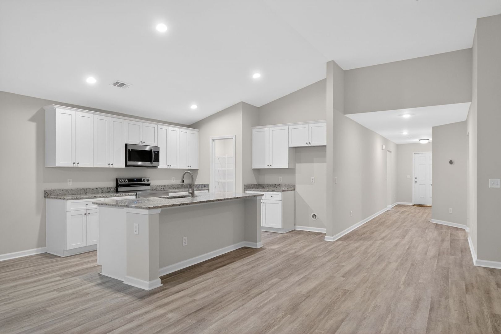 Building Photo - 245 Cromer St