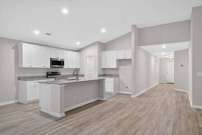 Building Photo - Modern Home near Pooler with Savannah Charm