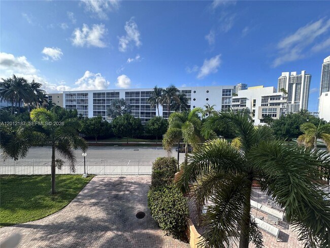 Building Photo - 200 178th Dr