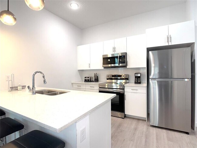 Building Photo - 332 Famagusta Dr