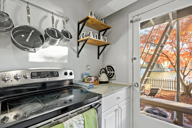 Building Photo - 3303 Water St NW