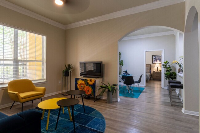 Building Photo - Get Up to 5 Weeks Free with Your New Lease