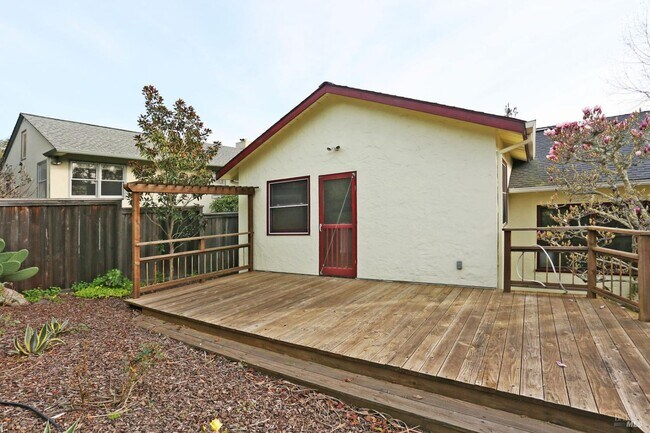 Building Photo - 11 Alta Vista Ave