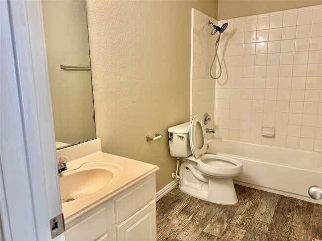 Building Photo - 13107 Lawsons Creek Ln