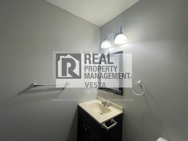 Building Photo - 307 Fox Tail Dr