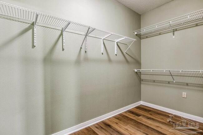 Building Photo - 1443 Champions Green Dr