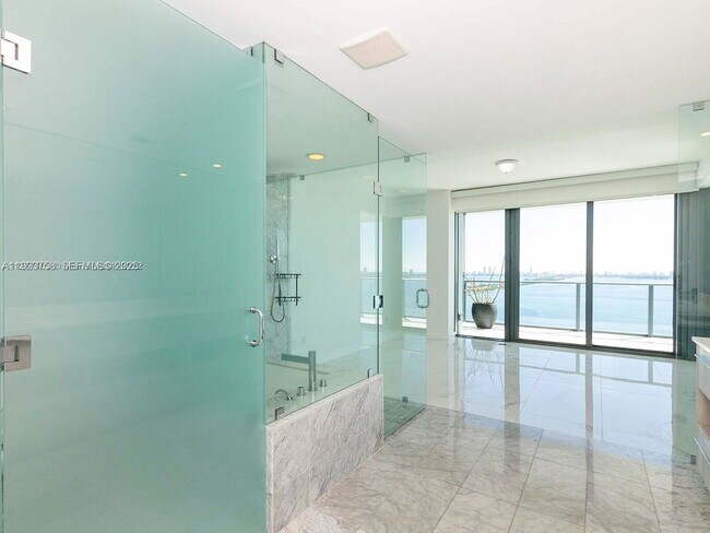 Building Photo - 3131 NE 7th Ave