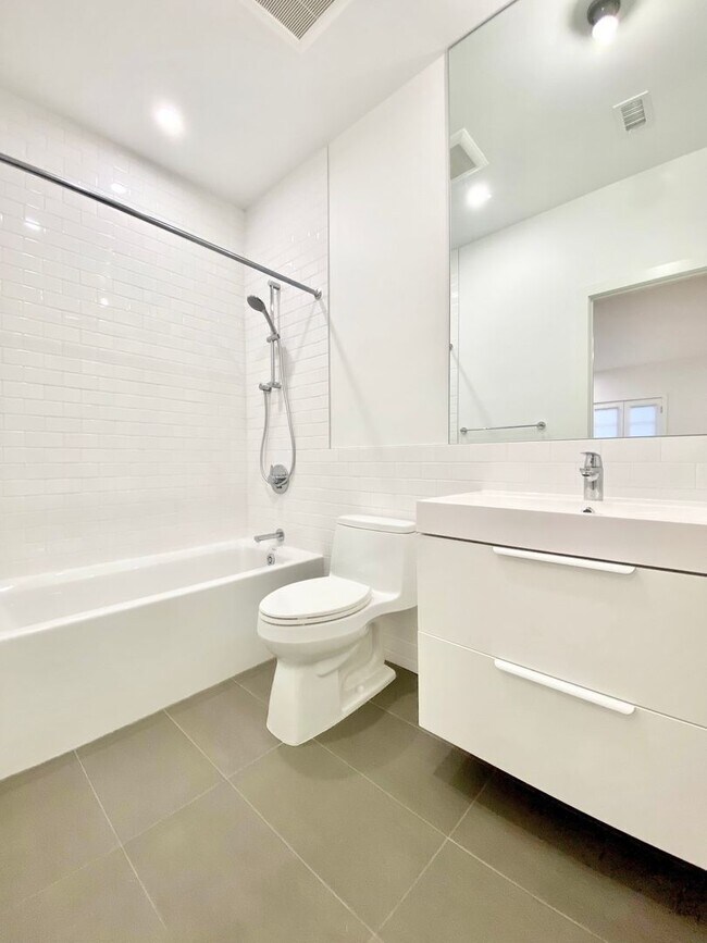 Building Photo - BRA01BS