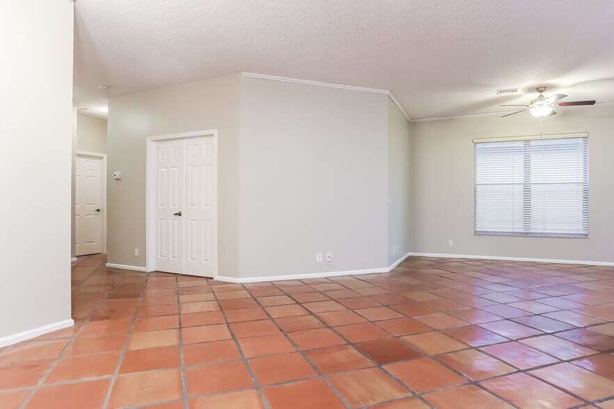 Building Photo - 12292 Sunset Point Ln