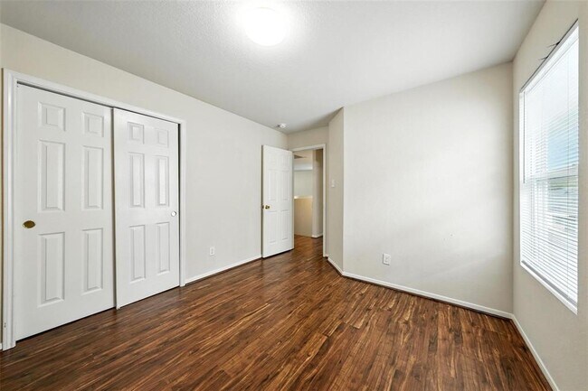Building Photo - 3146 Madison Elm St