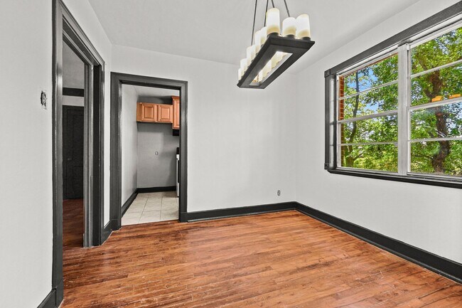 Building Photo - 608 Carol Marie Dr