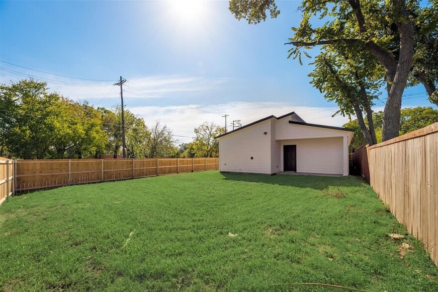 Building Photo - 4024 Colonial Ave