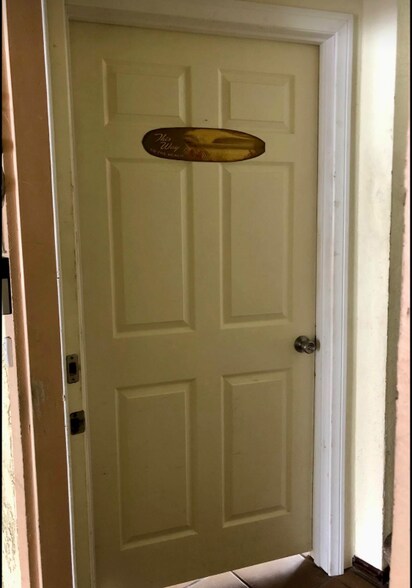 Building Photo - 3301 Ocean Dr