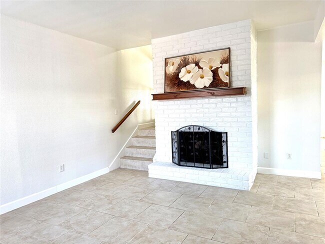 Building Photo - 11127 Village Bend Ln