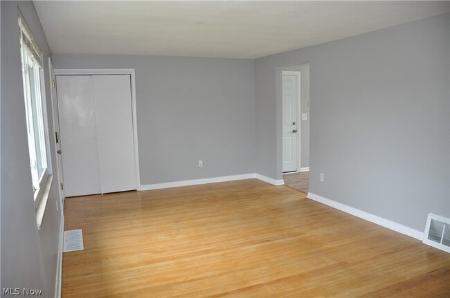 Building Photo - 539 Royer Ave NW