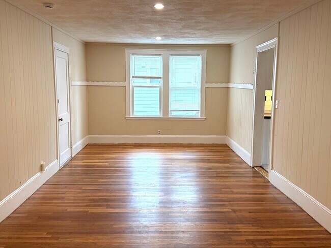 Building Photo - 182 Princeton Ave