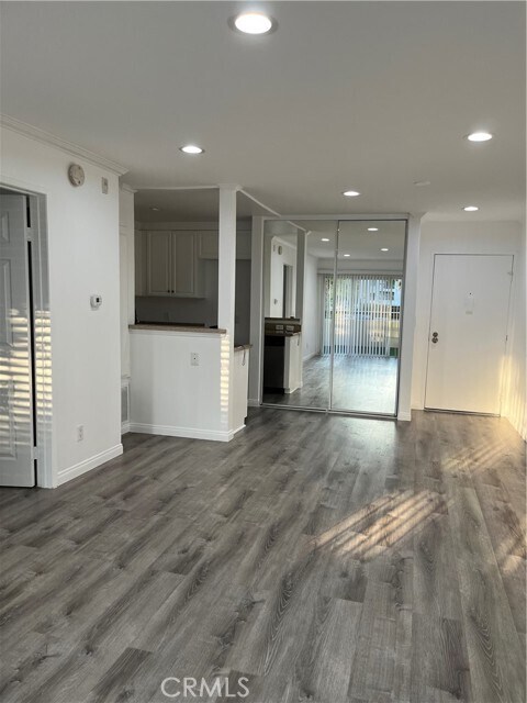 Building Photo - 21400 Burbank Blvd