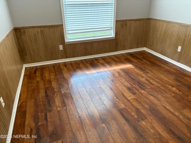 Building Photo - 916 Hyannis Port Dr