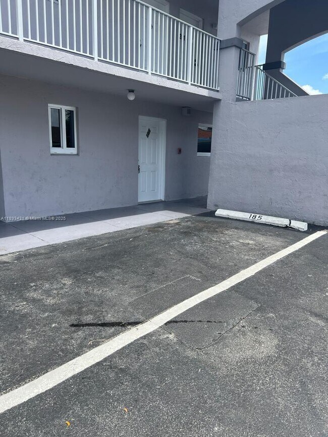 Building Photo - 2670 W 76th St