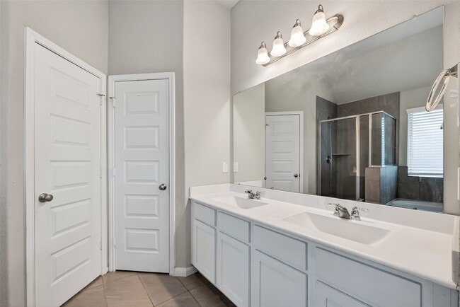 Building Photo - 2903 Painted Sunrise Trail