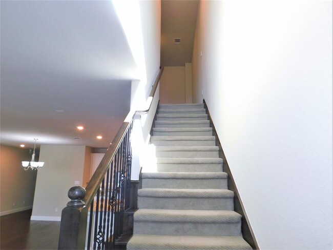 Building Photo - 5520 Liberty Dr