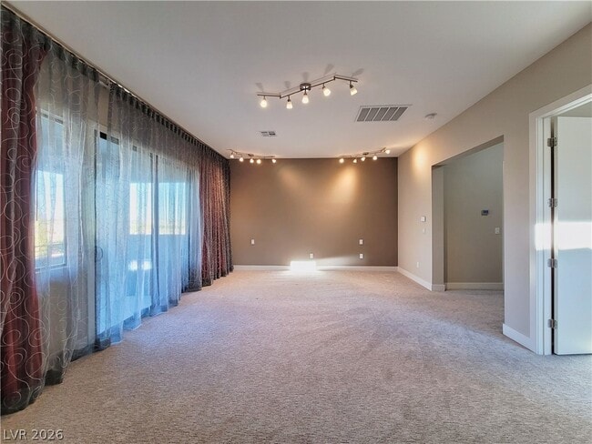 Building Photo - 2 Sugarberry Ln