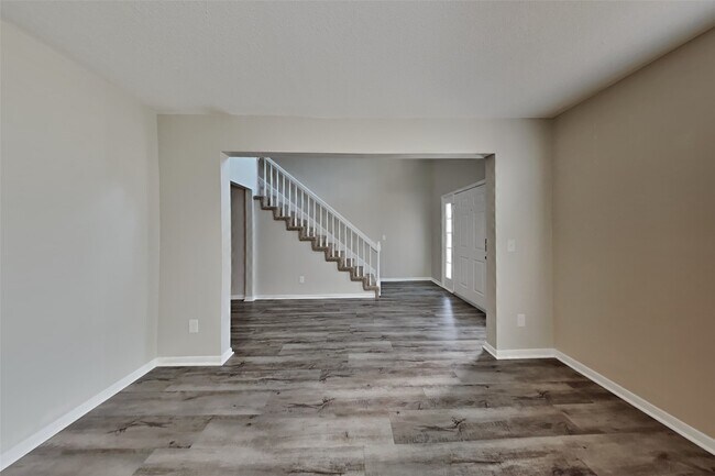 Building Photo - 7515 Shangrila Ln