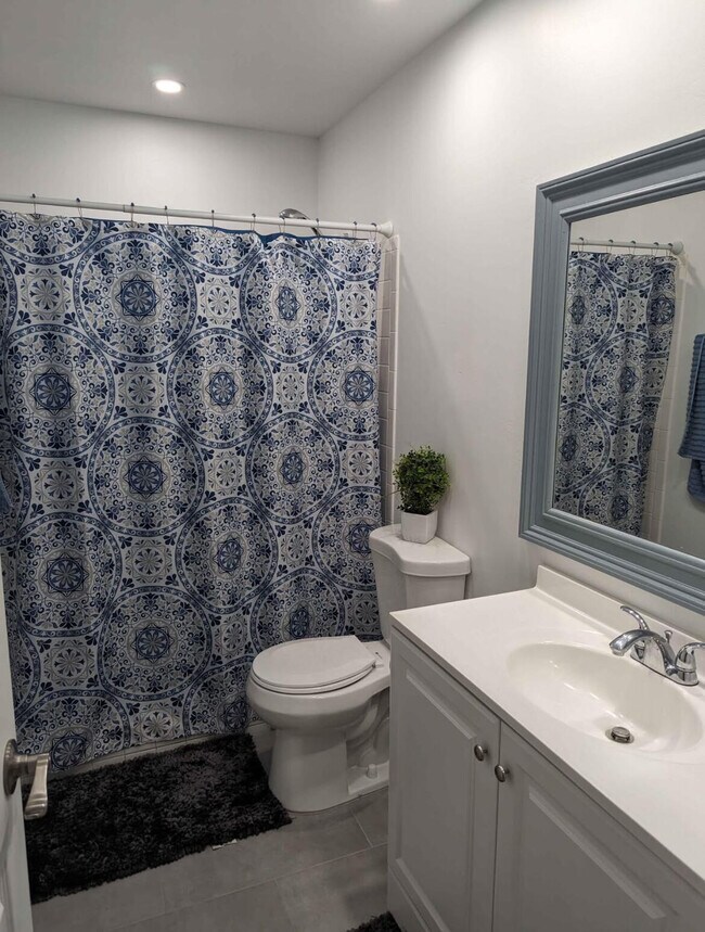 Building Photo - 1504 Waterview Cir