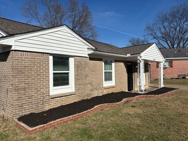 Building Photo - 3803 Kalamath Cove