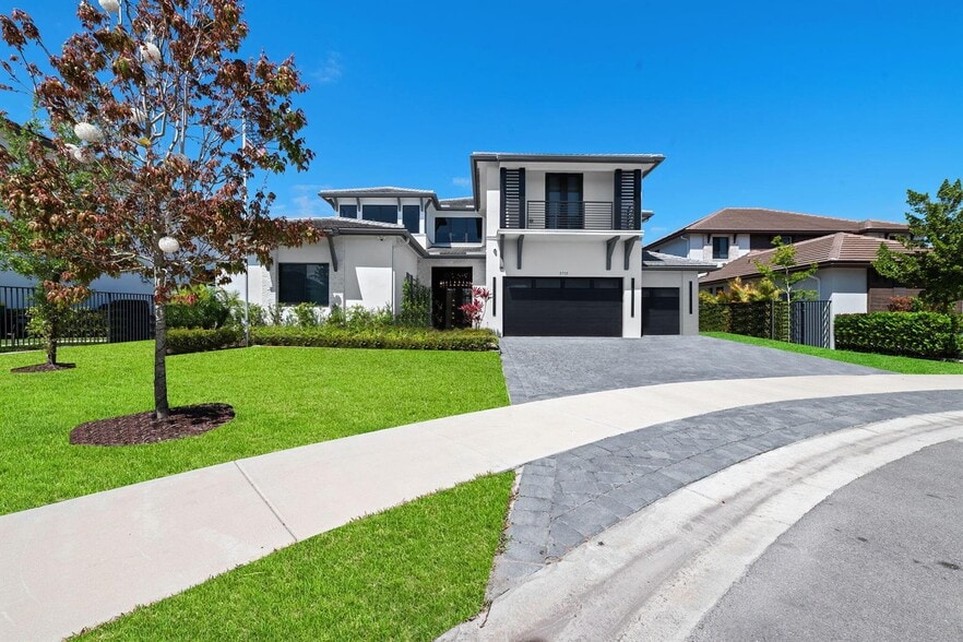 Building Photo - 5735 SW 104th Ter