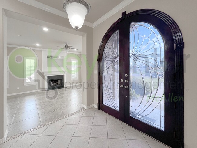 Building Photo - Gorgeous 4b/4.5bath house in McAllen