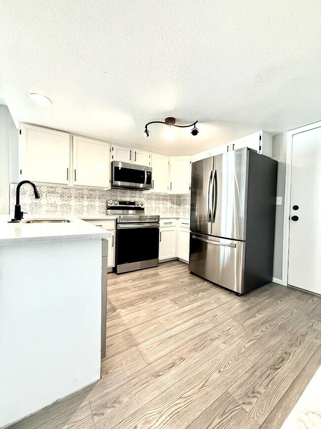 Building Photo - 1872 S Cathay Ct