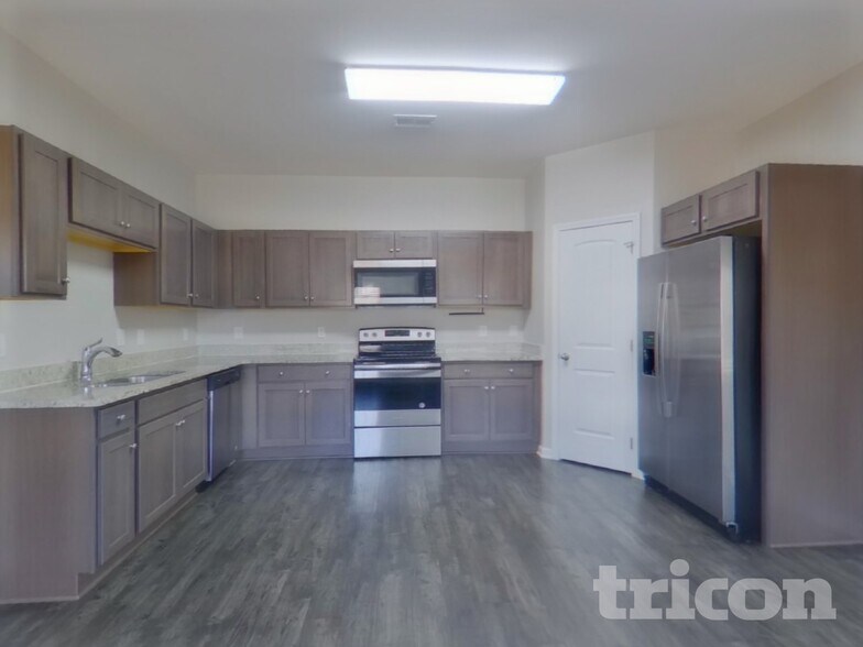 Building Photo - 920 Beverly Ct