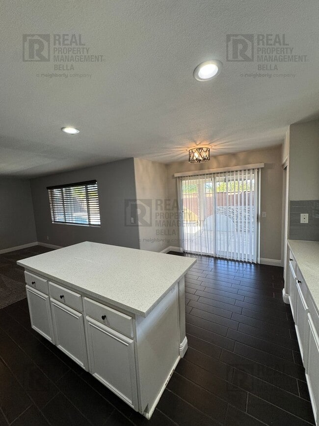 Building Photo - 23694 Canyon Heights Dr