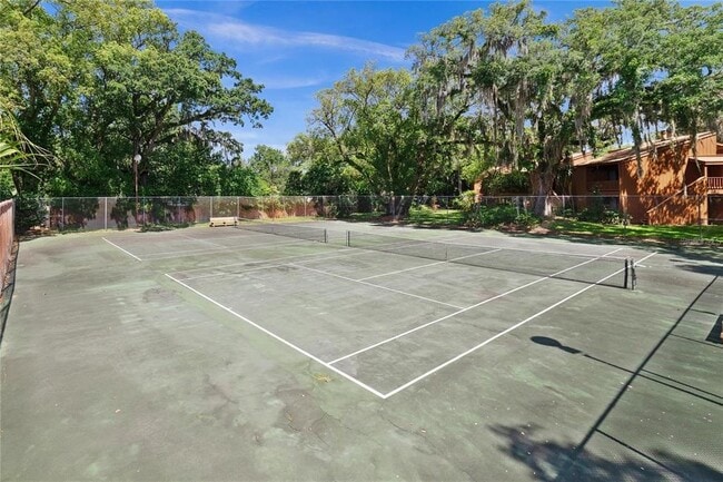 Building Photo - 958 E Michigan St