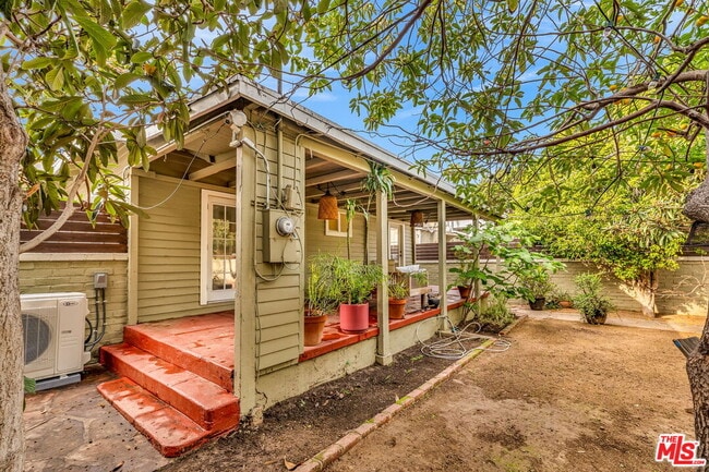 Building Photo - 2014 5th Ave