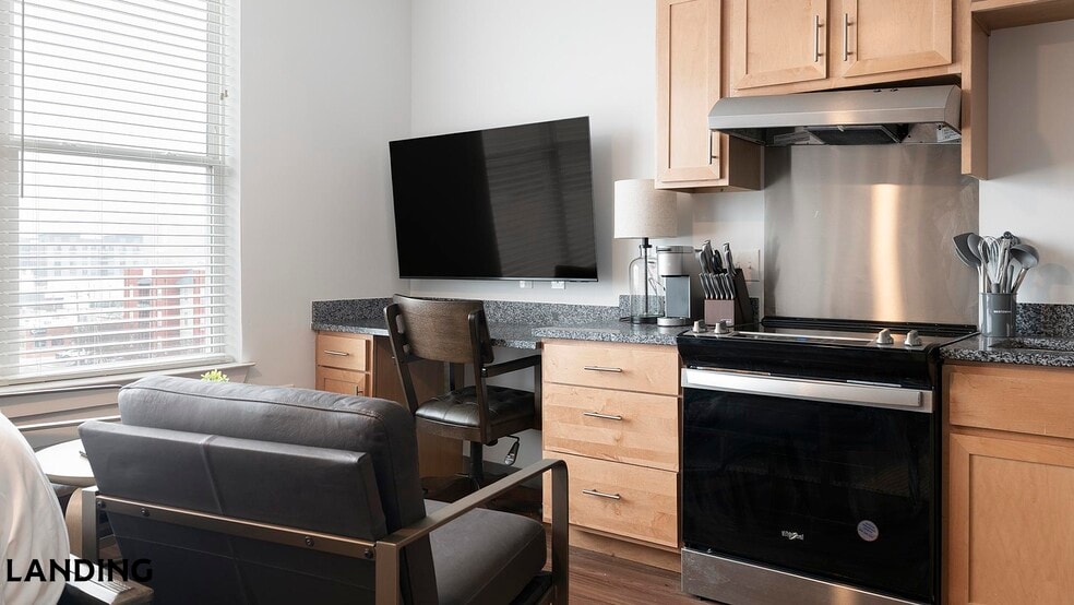 Building Photo - 302 13th St S