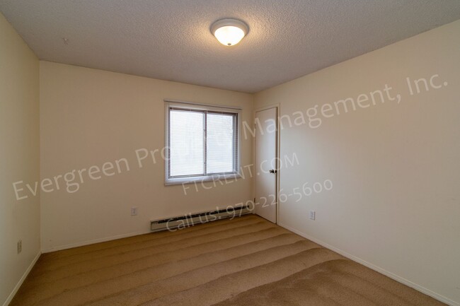 Building Photo - Short Term Lease! Spacious Home in Mid-Tow...