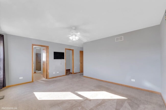 Building Photo - 24525 Champion Dr